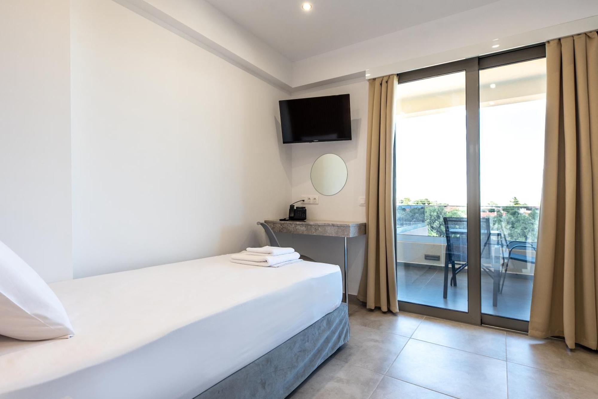 Airscape Hotel Free Shuttle From Athen'S Airport 아르테미다 객실 사진